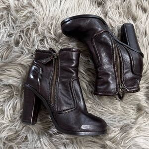 FRYE Sylvia Piping Booties. Leather ankle boots. Sz 6